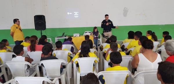 PRF realiza palestra sobre Trânsito e Meio Ambiente para alunos do projeto Agente de Trânsito Mirim, em Imperatriz/MA
