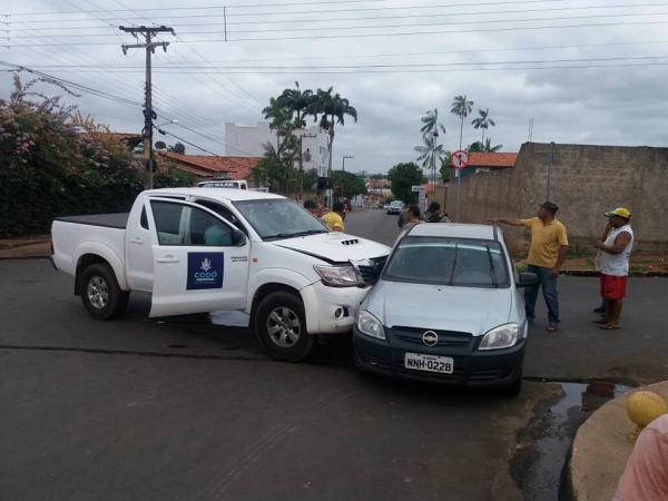 Veiculo da Prefeitura de Codó se envolve em Acidente em Açailândia.