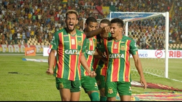 Com gol relâmpago, Sampaio bate o Bahia e larga na frente pelo título do Nordestão