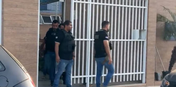 EX-ASSESSOR DE DEPUTADO E EX-FUNCIONÁRIO DA PREFEITURA DE SÃO LUÍS SÃO ALVOS DE OPERAÇÃO PARA DESCOBRIR ORIGEM DE R$ 1 MILHÃO EM CARRO