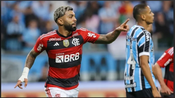 Flamengo domina Grêmio na Arena e abre boa vantagem na semi