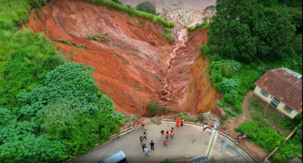 Governo Federal reconhece situação de calamidade pública em cidade que está sendo 'engolida' por crateras, no Maranhão