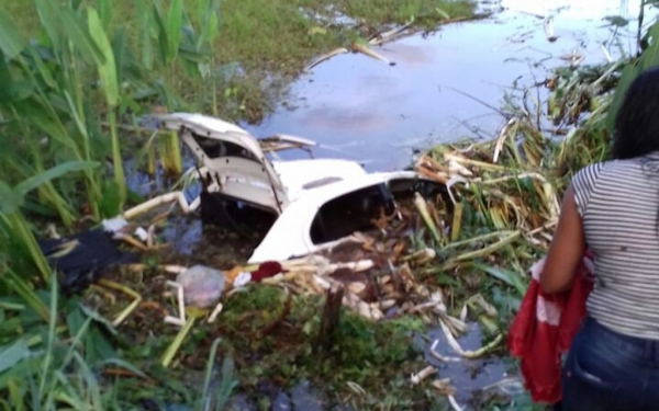 Homem morre afogado após carro cair em local alagado no Maranhão