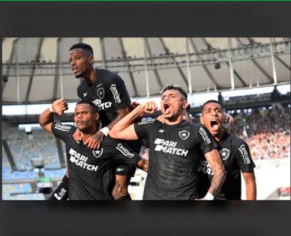 BOTAFOGO SUPERA O FLUMINENSE, VOLTA A VENCER NO BRASILEIRÃO E AMPLIA VANTAGEM NA LIDERANÇA