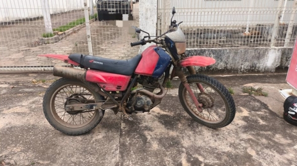 MOTOCICLETA COM SINAIS DE ADULTERAÇÃO É APREENDIDA PELA PRF EM BARRA DO CORDA (MA)