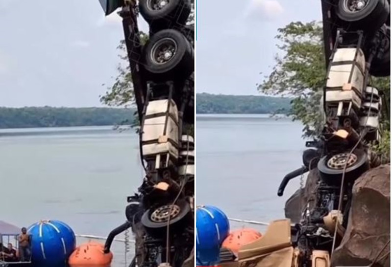 CAMINHÃO É IÇADO DO RIO TOCANTINS EM ESTREITO, 10 MESES APÓS COLAPSO DA PONTE JK