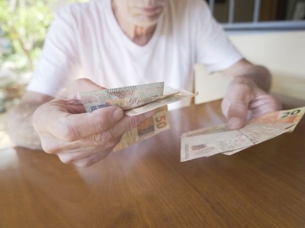 TETO DE JUROS DO CONSIGNADO DO INSS SUBIRÁ PARA 1,8% AO MÊS