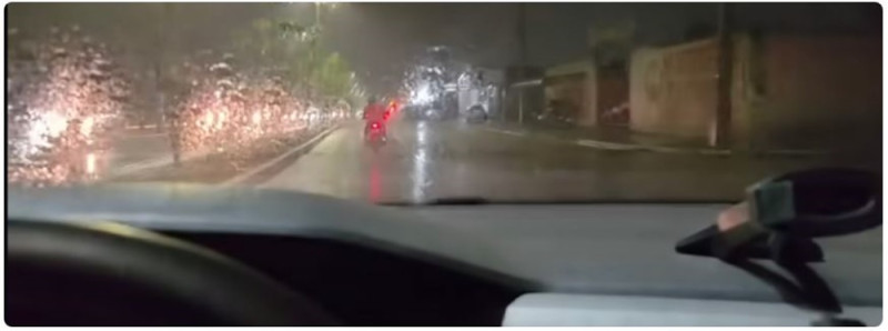 COMEÇANDO: IMPERATRIZ REGISTRA CHUVA, VENTANIA E RELÂMPAGOS NA NOITE DESTA QUARTA-FEIRA (1º)