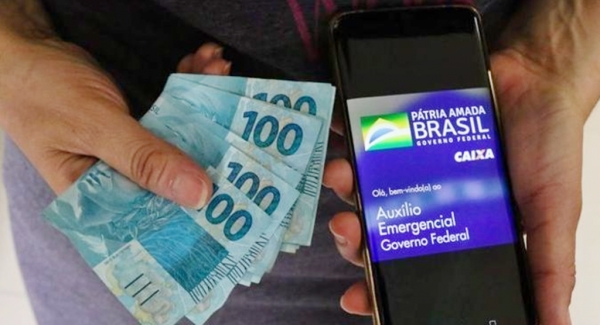 Mais de 1 milhão de pessoas devem devolver Auxílio Emergencial após aviso do governo