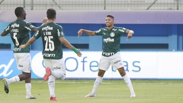 Desfalcado, Palmeiras vence Delfín e se aproxima das quartas da Libertadores