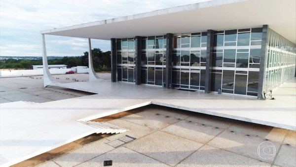 Maranhão e Bahia acionam STF para que Bolsonaro remova postagens sobre repasses a estados