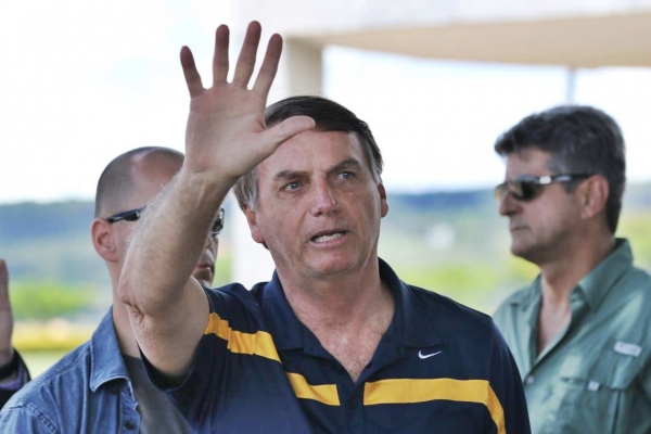 Bolsonaro diz que vetará aumento de pena para injúria na internet