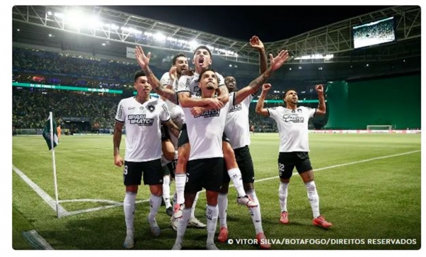 BRASILEIRO: BOTAFOGO VENCE PALMEIRAS POR E 3 A 1 E REASSUME LIDERANÇA