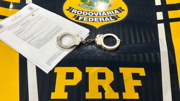 PRF PRENDE DOIS MOTORISTAS COM MANDADOS DE PRISÃO EM ABERTO NO MARANHÃO DURANTE O FIM DE SEMANA