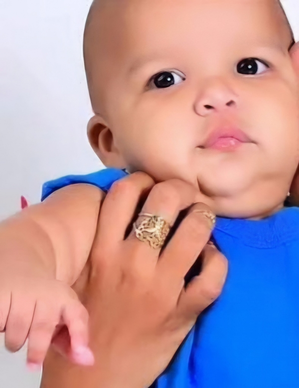 BEBÊ MORRE APÓS SER ATROPELADO POR VAN EM IMPERATRIZ