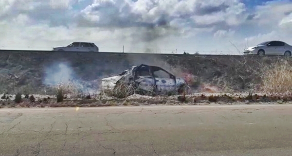 MARANHÃO - Veículo capota e pega fogo na BR-135 em Campo de Peris