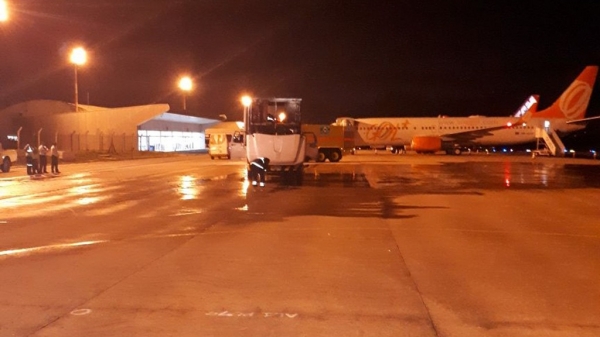 Caminhão que abastecia avião da Gol pega fogo no aeroporto de São Luís