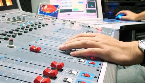 Governo discute crédito para rádios migrarem de AM para FM