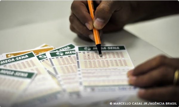 SEM GANHADORES, MEGA-SENA ACUMULA E PRÊMIO VAI PARA R$ 14 MILHÕES