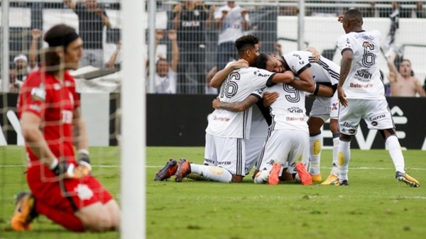 Ponte Preta vence o Corinthians, que fica com a liderança do Brasileirão ameaçada