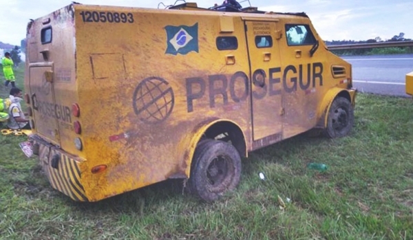 MARANHÃO - Quadrilha ataca carro-forte na BR-316, entre Caxias e Timon