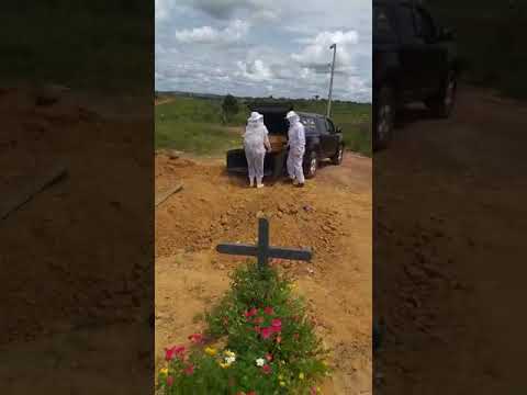 AÇAILÂNDIA -  Vídeo mostra enterro de Mototaxista primeiro óbito registrado por Coronavírus no município 