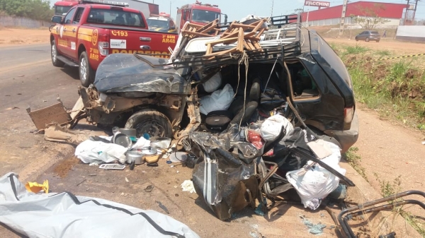 IMPERATRIZ  -  Ultrapassagem indevida deixa uma pessoa morta na BR 010