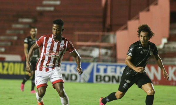 Líder e invicto na Série B, Náutico empata com Ponte Preta nos Aflitos