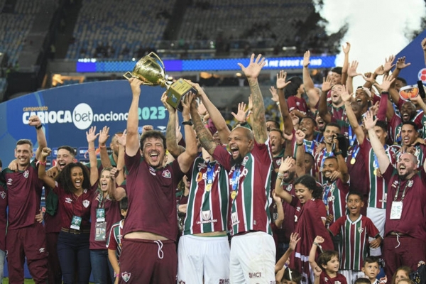  Bicampeão! Fluminense goleia o Flamengo e fatura o Carioca com autoridade