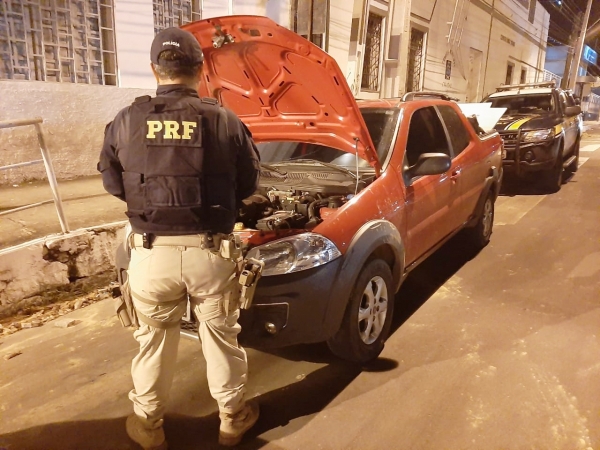MARANHÃO - PRF PRENDE HOMEM COM VEÍCULO CLONADO E USO DE DOCUMENTO FALSO