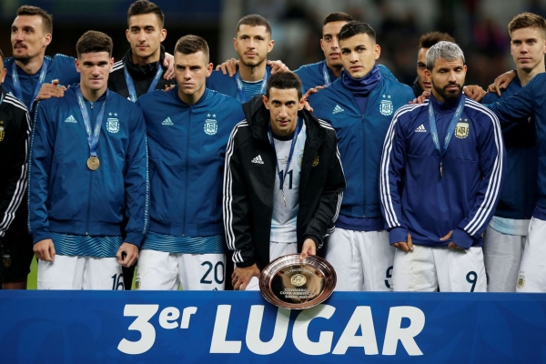 Copa América: Messi é expulso, mas Argentina vence Chile e fica em 3°