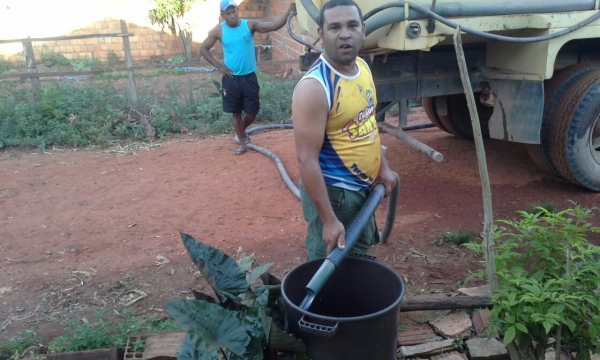 Moradores do Povoado Trecho Seco Estão Oito Dias Sem Água nas Torneiras.