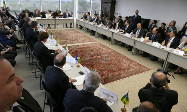 Governadores de 14 estados ameaçam decretar calamidade financeira