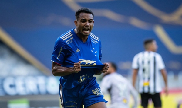 Mineiro: Cruzeiro vence Atlético-MG e assume a vice-liderança