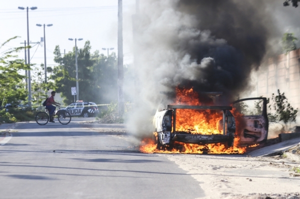 Governo do Ceará regulamenta recompensa para quem denunciar criminosos