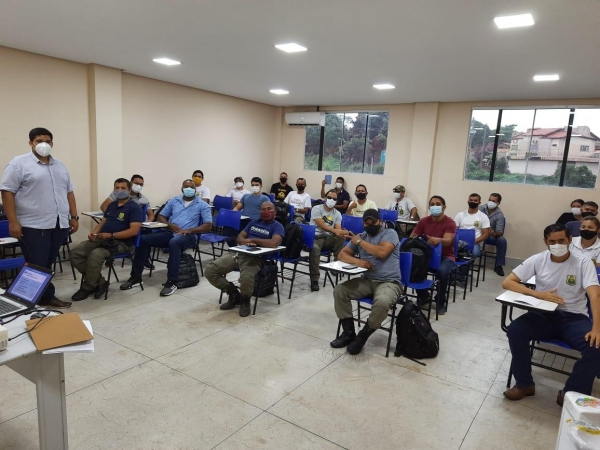 AGENTES DE TRÂNSITO DE AÇAILÂNDIA PARTICIPAM DE CURSO SOBRE LEGISLAÇÃO DE TRÂNSITO