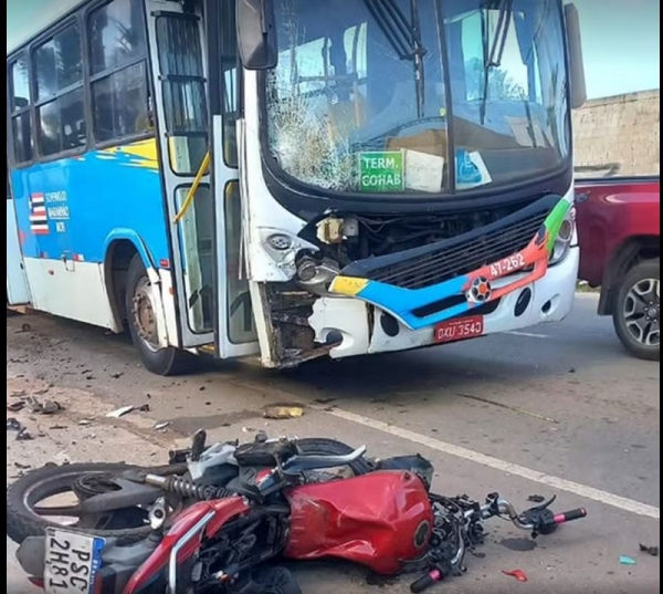 MOTOCICLISTA MORRE APÓS MOTO COLIDIR DE FRENTE COM ÔNIBUS DO TRANSPORTE COLETIVO NA GRANDE SÃO LUÍS
