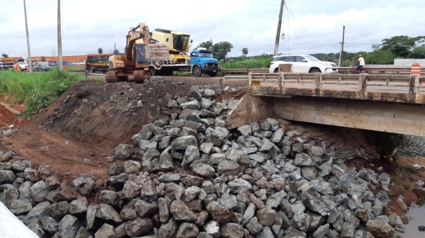 Cabeceira da Ponte do Riacho Cacau em Imperatriz/MA é reforçada e tráfego de veículos é totalmente liberado