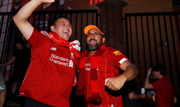 Manchester City perde e Liverpool comemora título do campeonato inglês