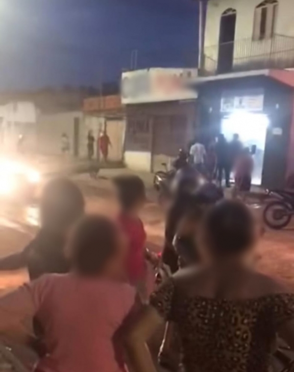 IMPERATRIZ - CRIMINOSOS ATIRAM EM BARBEARIA NO GRANDE SANTA RITA