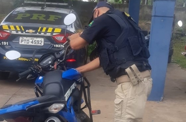 MARANHÃO - PRF recupera em Santa Inês  moto roubada no Piauí
