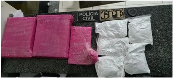 Mulher é presa com com 20 kg de drogas escondidas dentro de ônibus no Maranhão