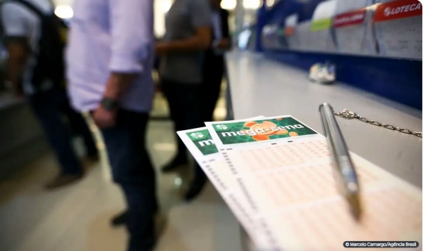 MEGA-SENA ACUMULA DE NOVO E PRÊMIO VAI PARA R$ 61 MILHÕES