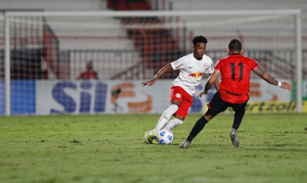 Brasileiro: Bragantino vence Atlético-GO e abre vantagem na liderança