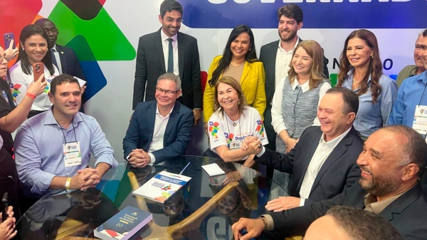 NA CAPITAL DO ESTADO PREFEITO DR. BENJAMIM DE OLIVEIRA PARTICIPA DE ENCONTRO DE PREFEITAS E PREFEITOS DO MARANHÃO.