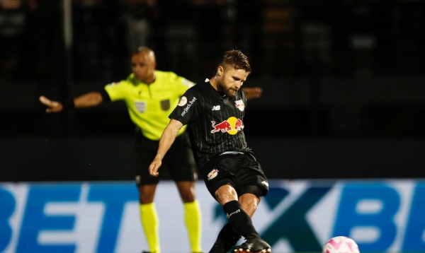 BRAGANTINO DERROTA FLUMINENSE E VÊ DIFERENÇA PARA BOTAFOGO DIMINUIR