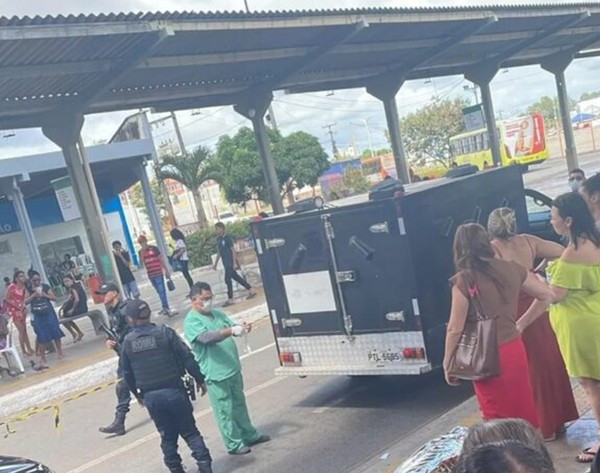 Idosa tem mal súbito e morre no Terminal da Praia Grande em São Luís