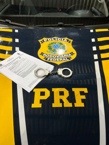 HOMEM COM MANDADO DE PRISÃO EM ABERTO É PRESO PELA PRF NA BR-010, EM IMPERATRIZ
