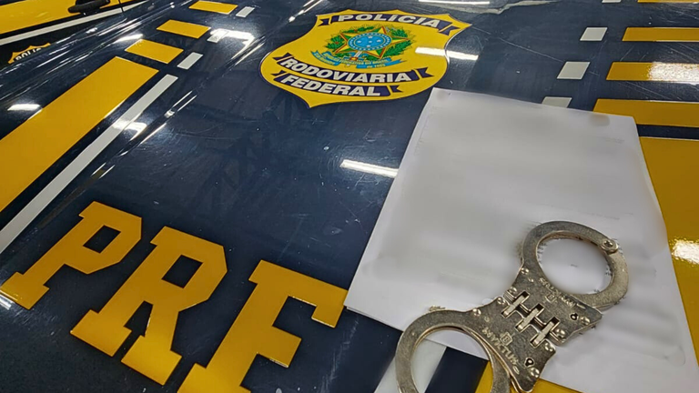 DOIS FORAGIDOS DA JUSTIÇA SÃO PRESOS PELA PRF NO MARANHÃO