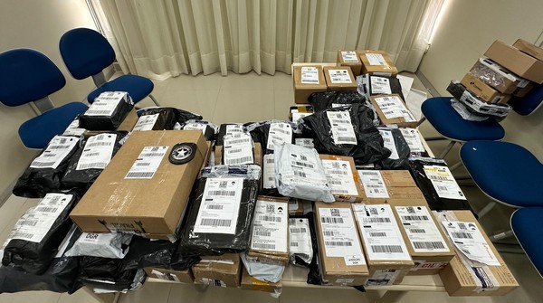 RECEITA FEDERAL APREENDE R$ 300 MIL EM PRODUTOS IRREGULARES NOS CORREIOS DE SÃO LUÍS